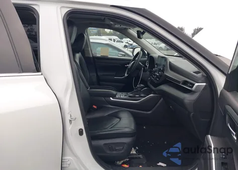 2020 Toyota Highlander Xle z USA, uszkodzony, nr VIN 5TDHZRAHXLS510181